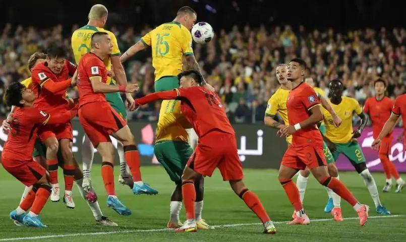 国米后防屡屡犯错，教练组考虑调整布阵